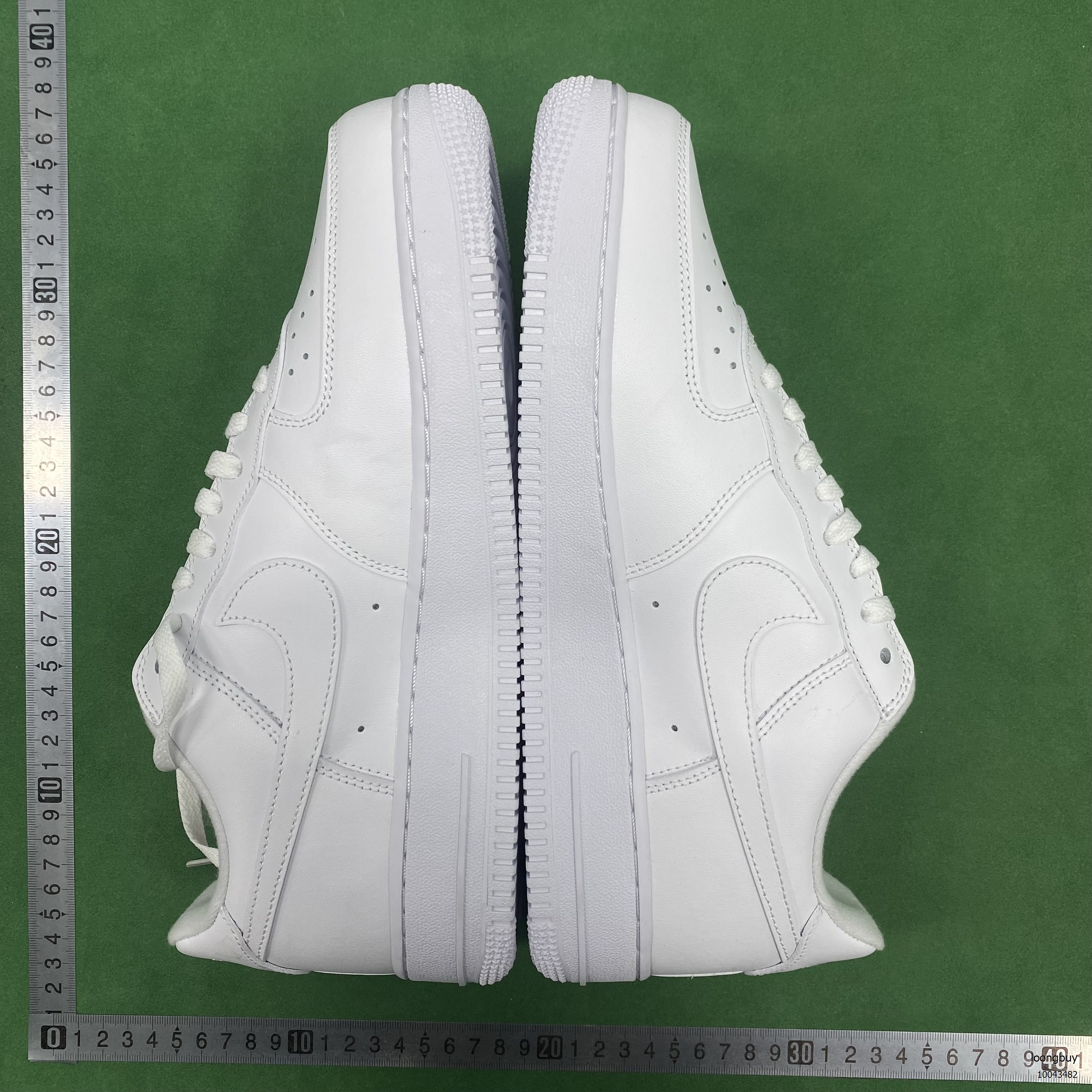 Supreme x Nike Air Force 1 Sneakers -3