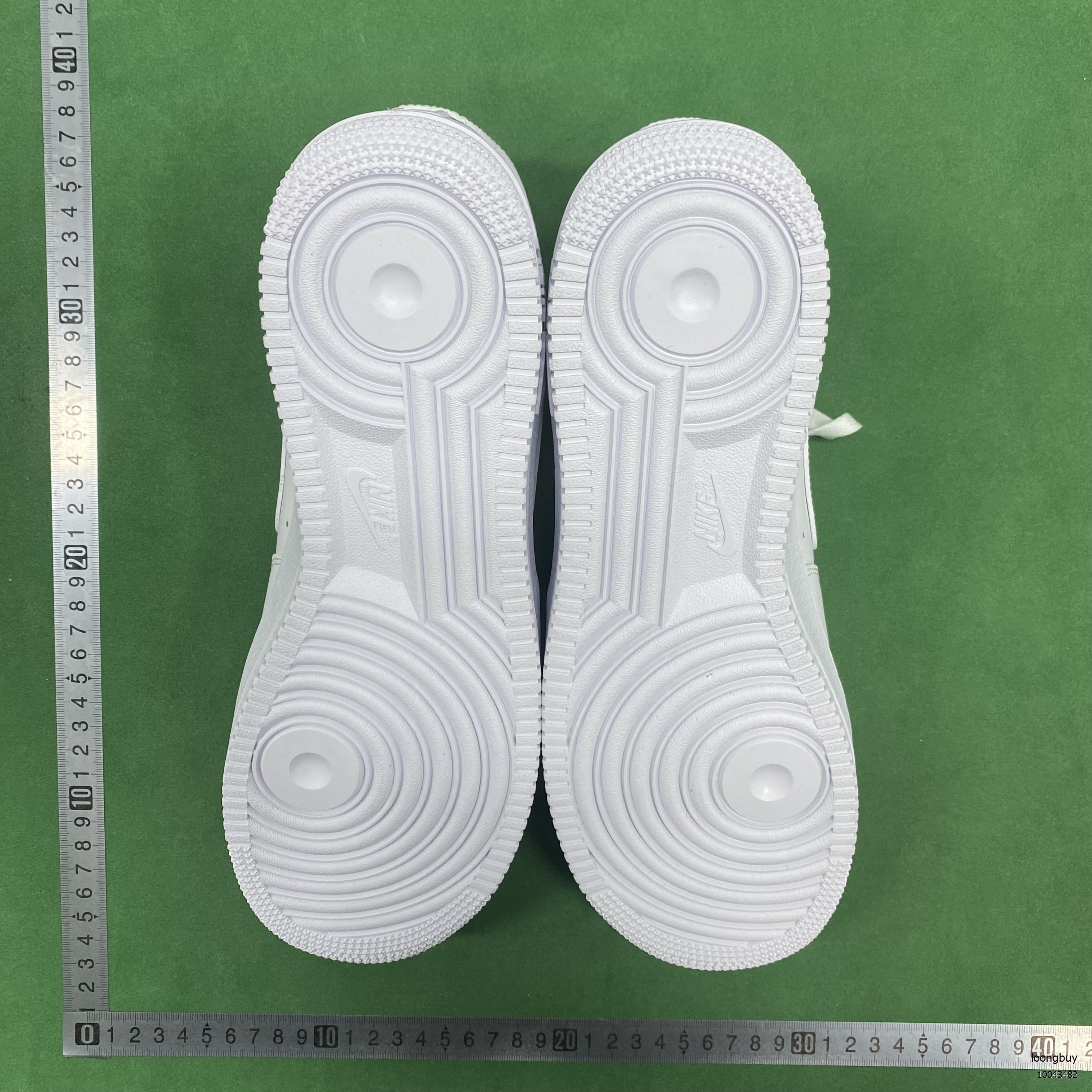 Supreme x Nike Air Force 1 Sneakers -4